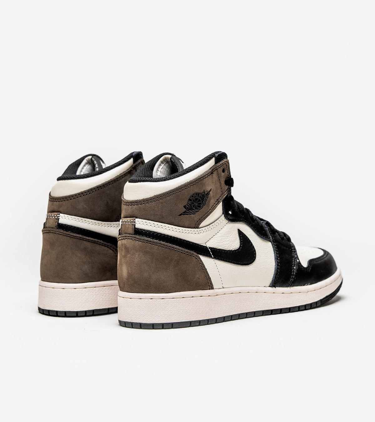 Air Jordan 1 Retro High OG – Dark Mocha (2020)