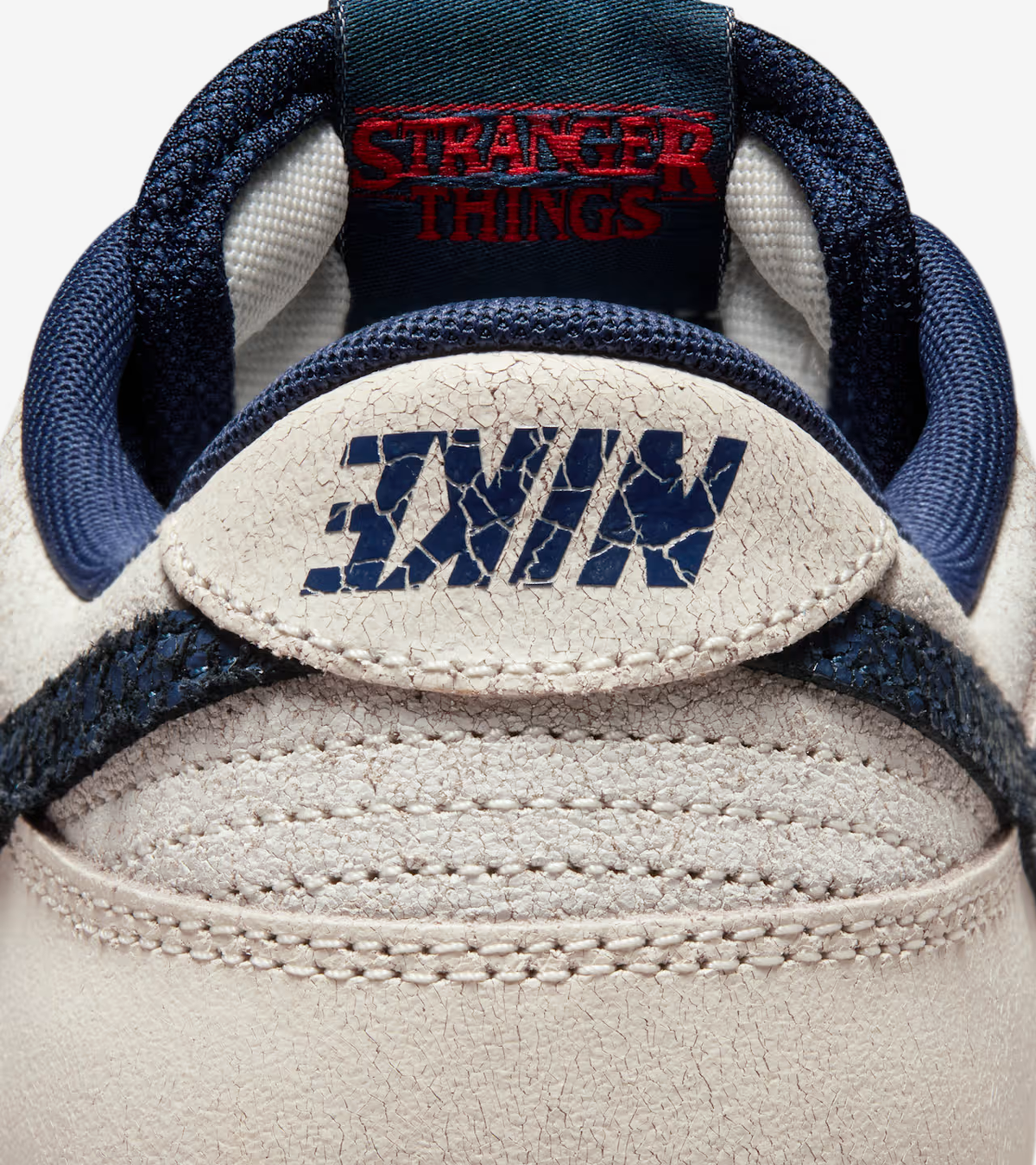 Nike Dunk Low x Stranger Things « Phantom » — Moins de 200€