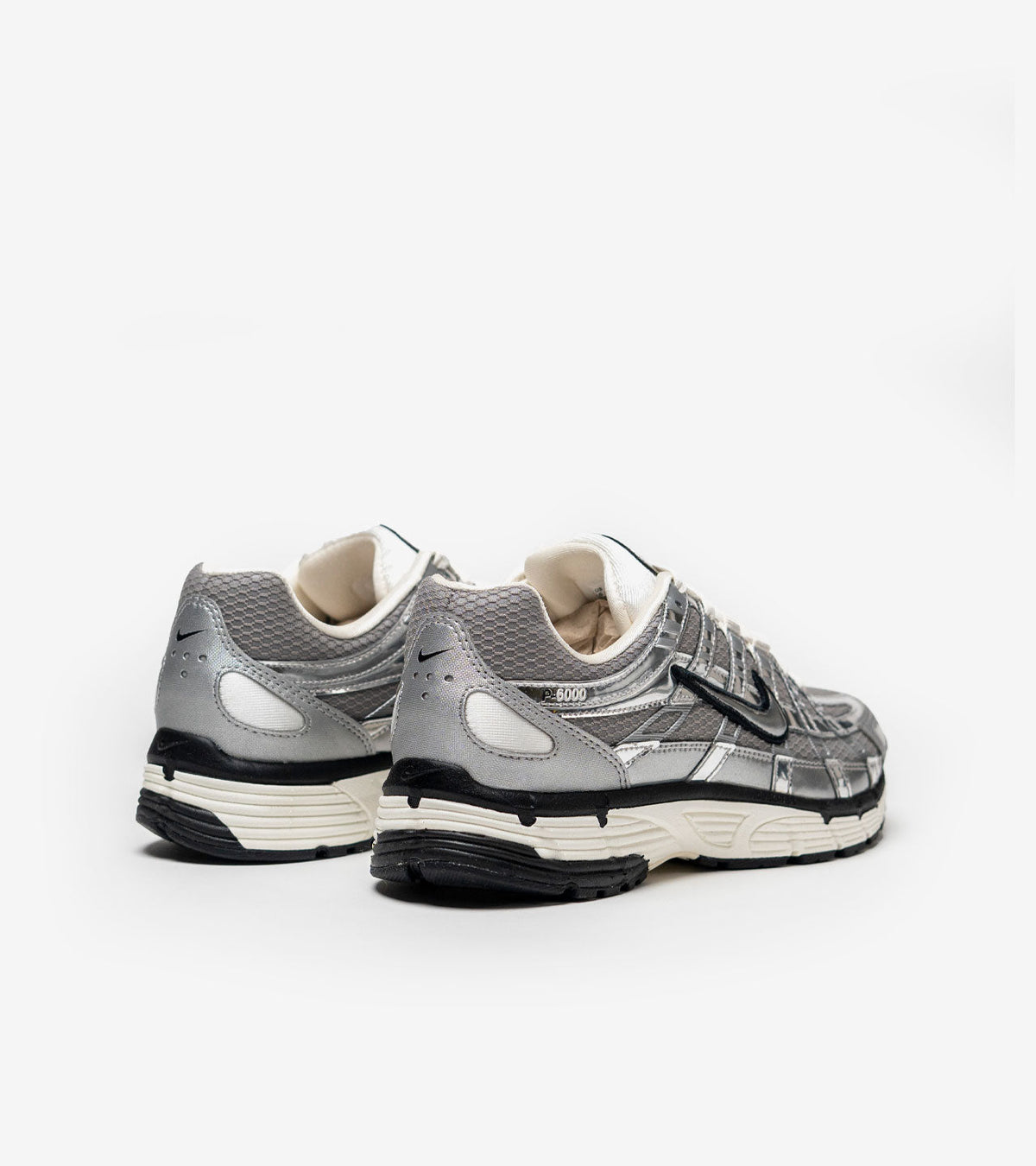 Nike P-6000 Metallic Silver – Moins de 200€