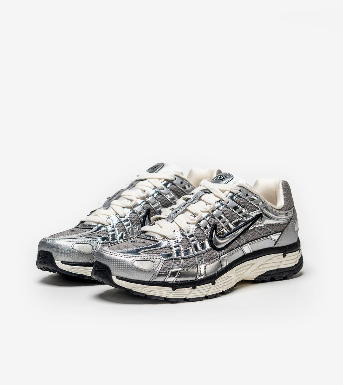 Nike P-6000 Metallic Silver – Moins de 200€