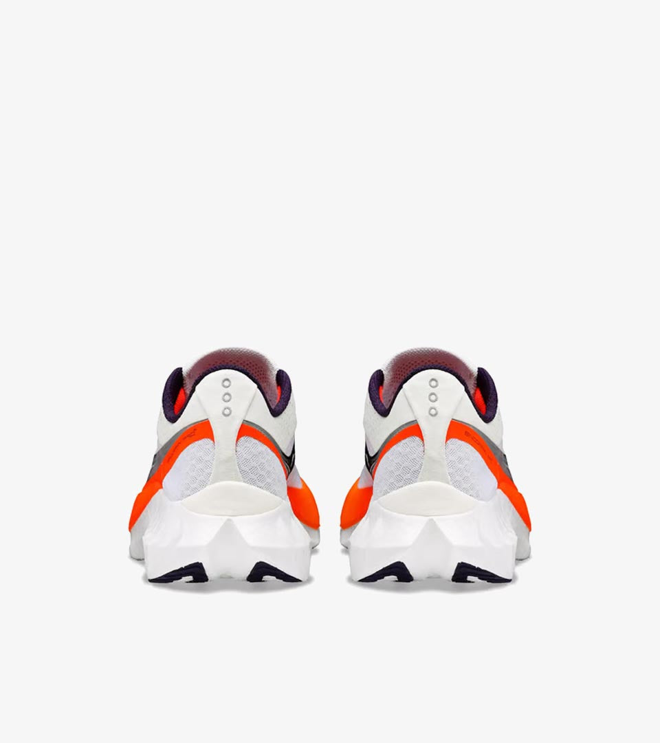 Saucony Endorphin Pro 4 – Chaussure de Running Compétition (White / Vibrant Orange)