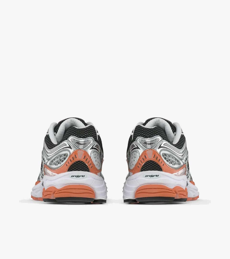 Saucony ProGrid Omni 9 – Silver / Orange / Black