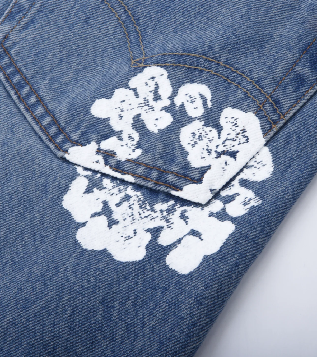 Denim Tears Lightwash Embroidered Denim – Jean Brodé Délavé Bleu