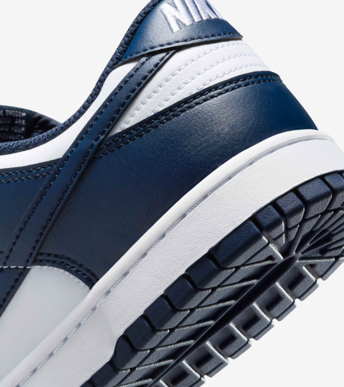 Nike Dunk Low « White Midnight Navy » – Sneaker Lifestyle Moins de 200€