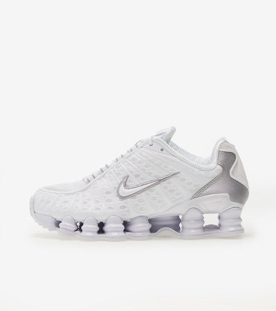 Nike Shox TL – Blanc / Argent Métallisé / Max Orange (Femme) – Moins de 200€