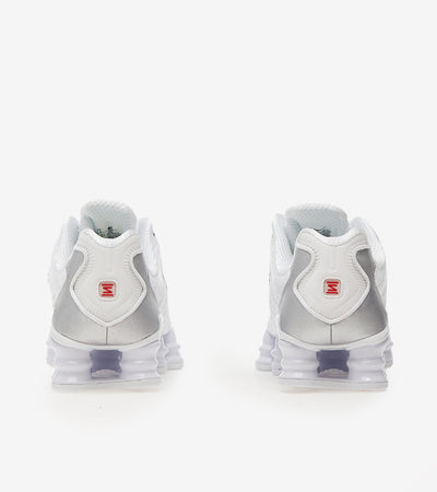 Nike Shox TL – Blanc / Argent Métallisé / Max Orange (Femme) – Moins de 200€